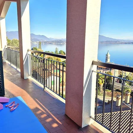 Vista Panoramica Sul Maggiore Con Deposito Bici Appartement